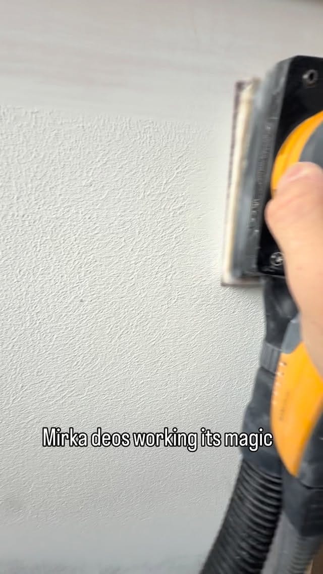 Post 2 by Elite Decorating on Instagram (video)