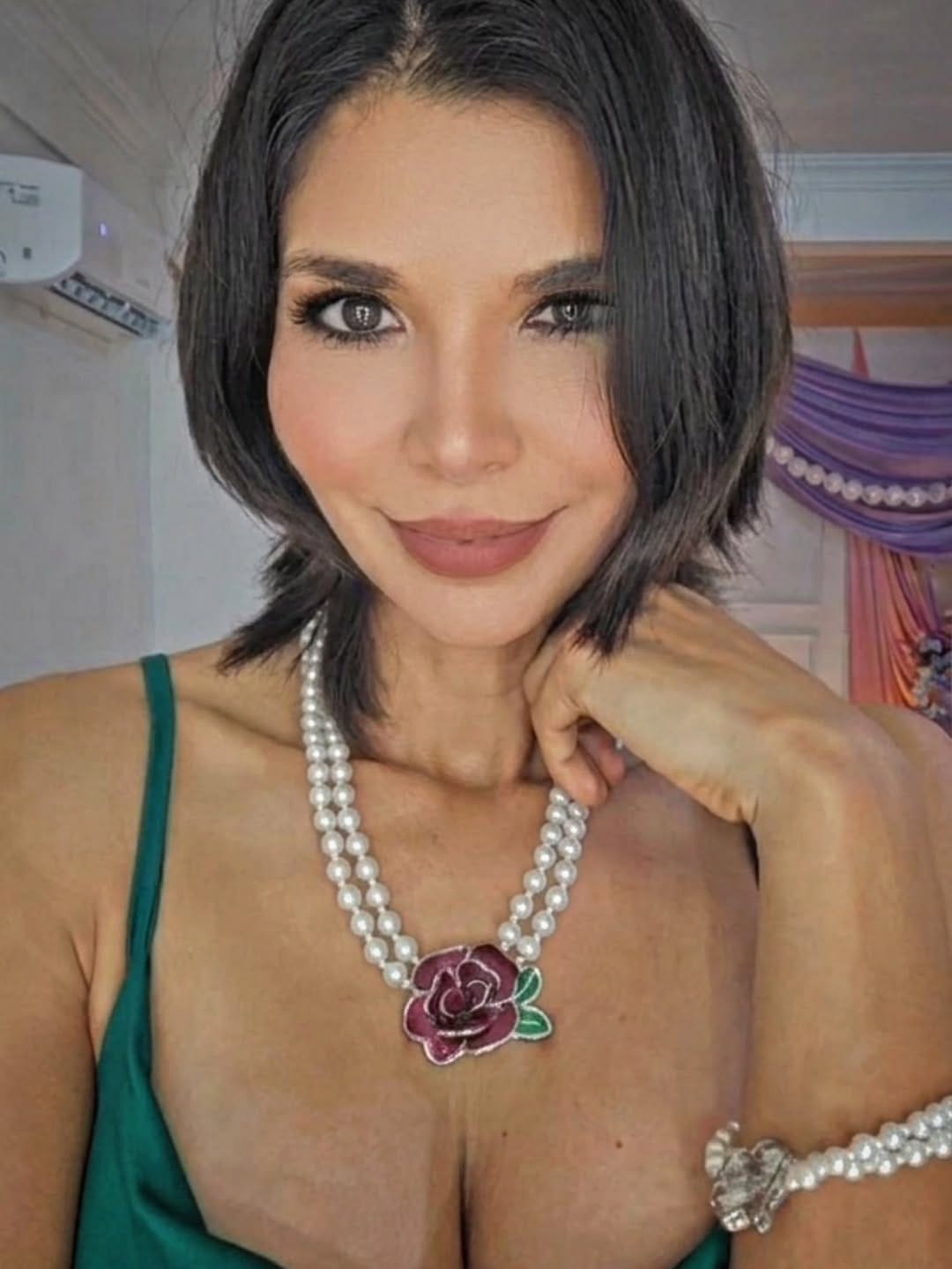 Post 9 by Maribel Ochoa👠👑 ... on Instagram (carousel)
