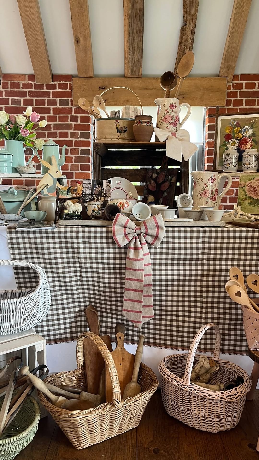 Post 5 by The Rustic Shack on Instagram (video)