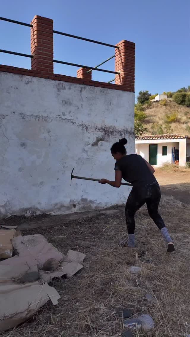 Post 2 by Micaela - Interior Design Masters (Netflix) and Changing Rooms on Instagram (video)