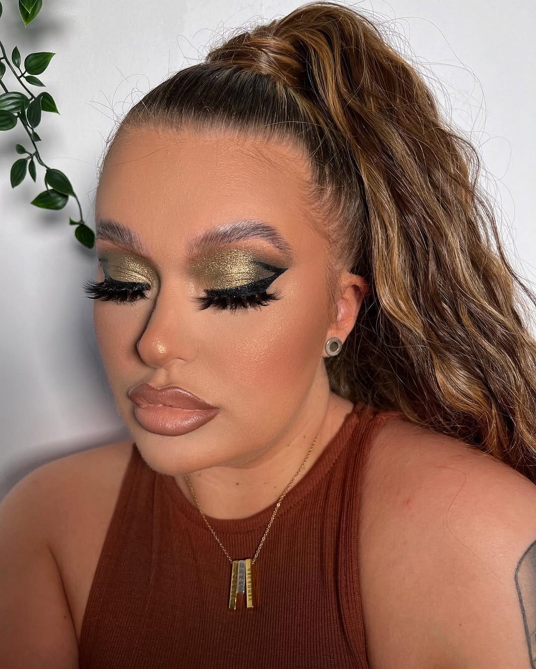 Post 7 by Ｐｒｏ Ｍａｋｅｕｐ Ａｒｔｉｓｔ on Instagram (carousel)