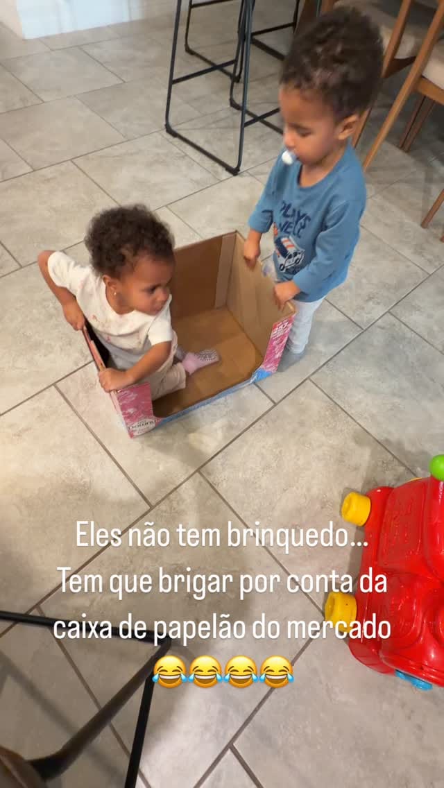 Post 6 by RAFAELA R | MÃE DE GÊMEOS on Instagram (video)