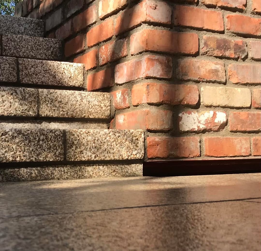 Post 5 by Eoghan Riordan Fernandez on Instagram (image)