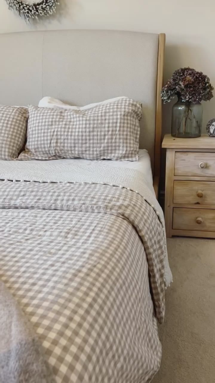 Post 6 by peony.cottage on Instagram (video)