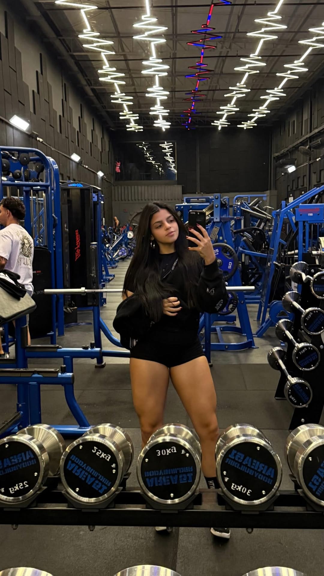 Post 2 by Victória Araujo on Instagram (video)