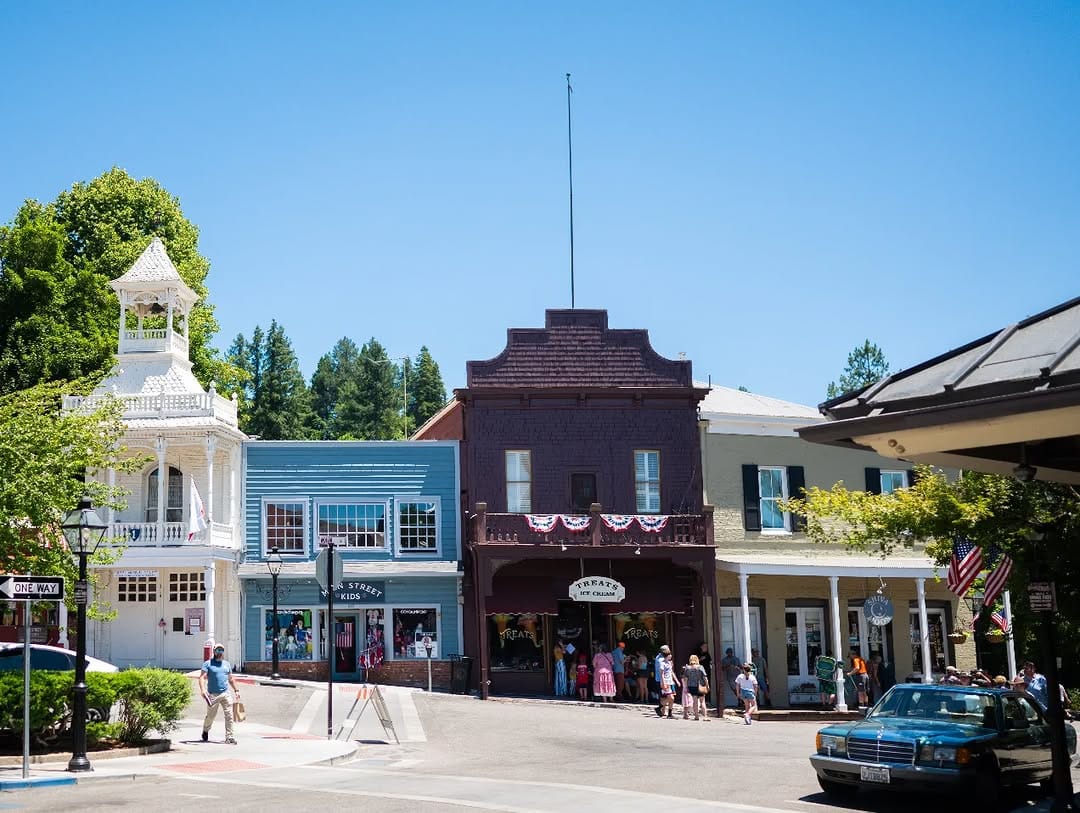 Post 2 by Nevada City, California on Instagram (image)