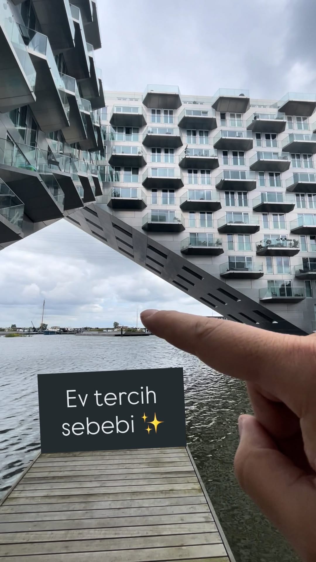 Post 3 by Dr. Mete Sezer on Instagram (video)