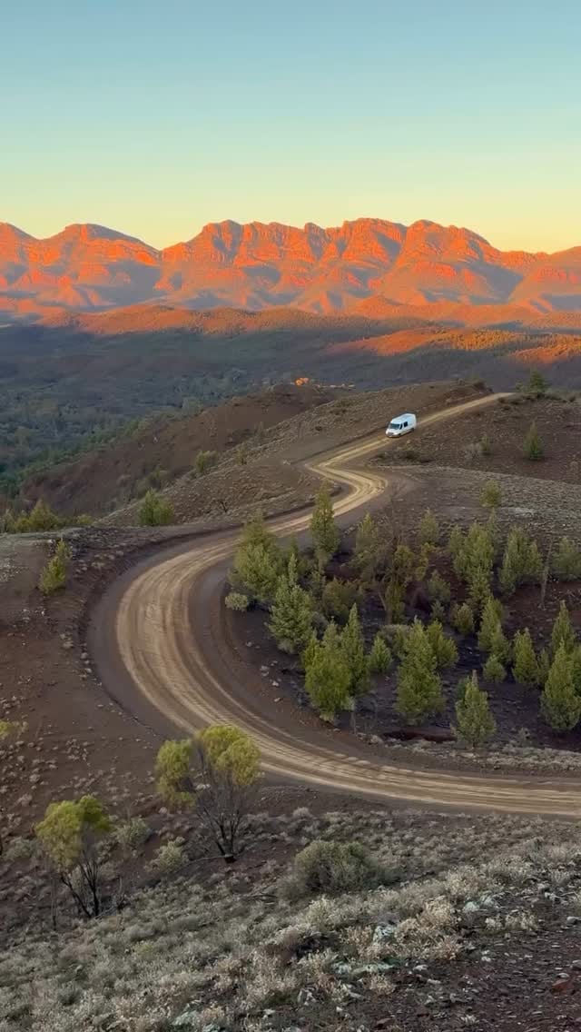 Post 7 by Dario & Cecilia | Adventure travel & VanLife in Australia on Instagram (video)