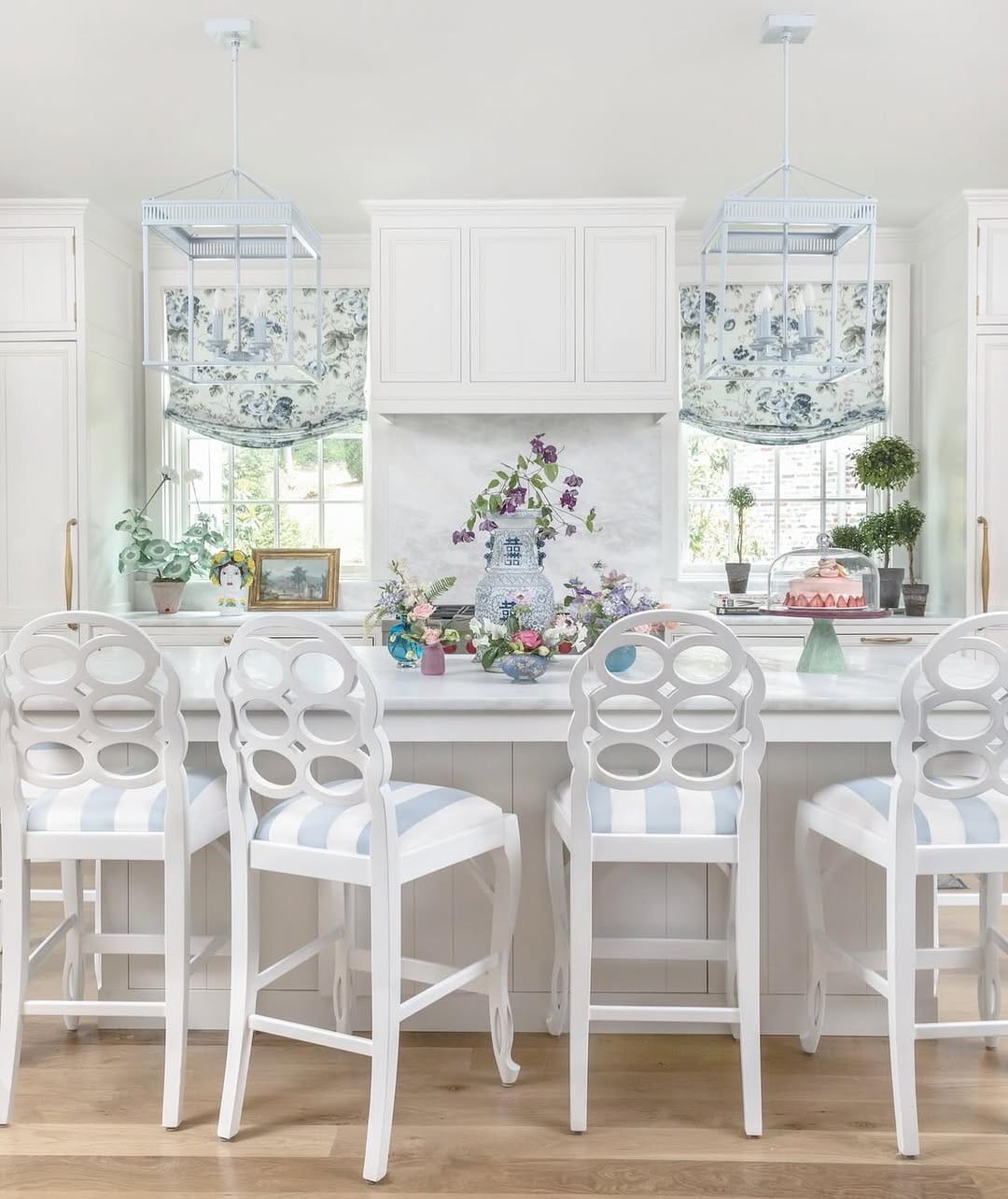Post 3 by Hundley Hilton Interiors on Instagram (image)