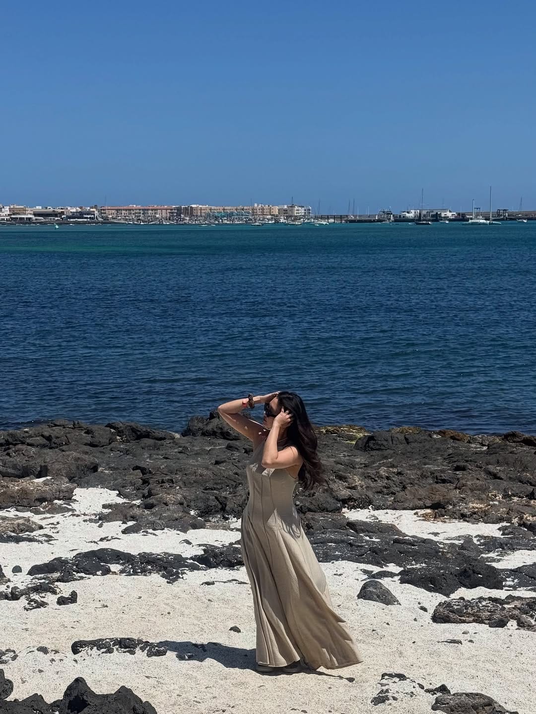Post 3 by 𝐉𝐨𝐧𝐚 𝐂𝐚𝐩𝐢𝐭𝐚𝐧 on Instagram (carousel)