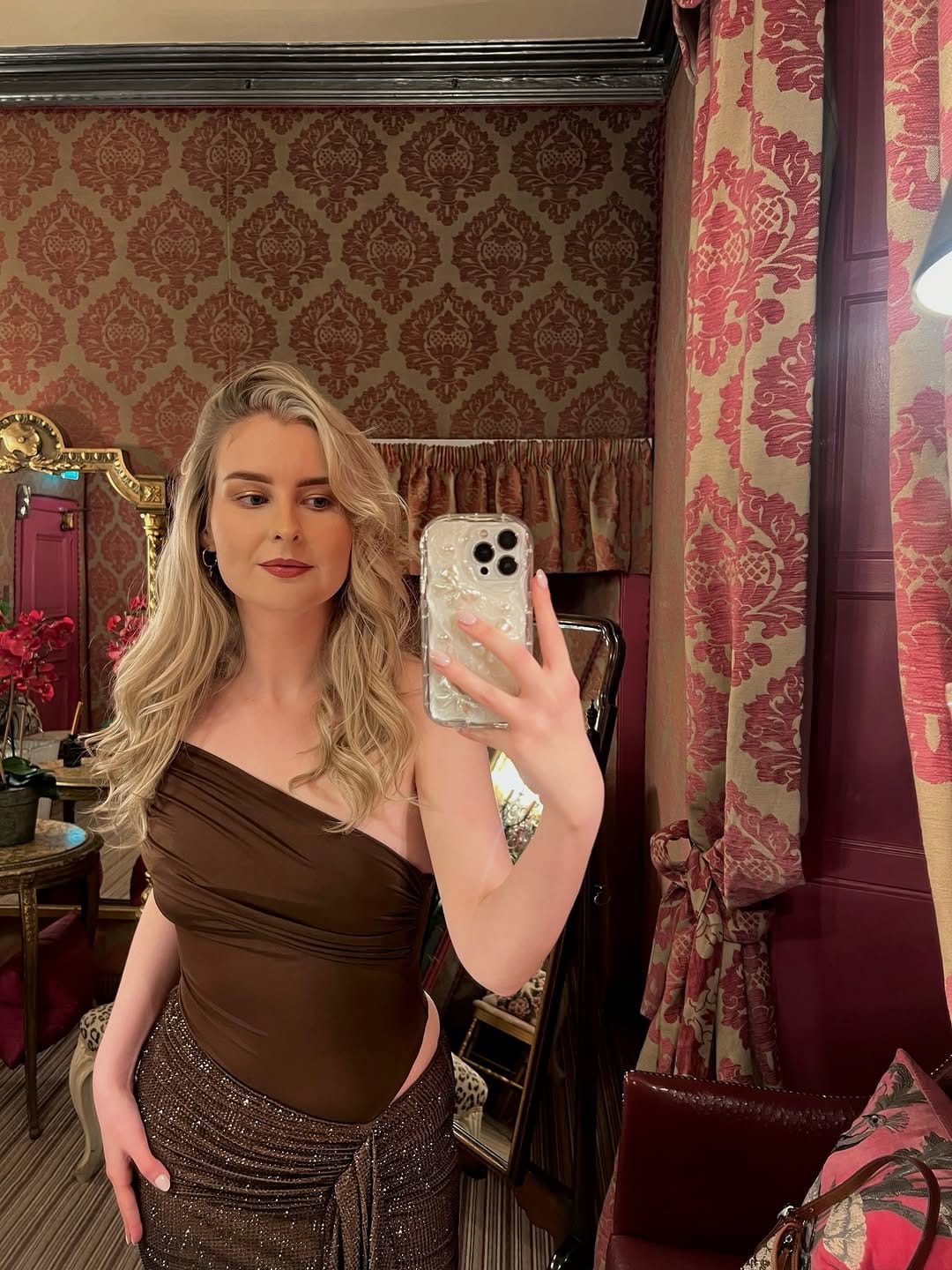 Post 9 by Ellie Ford on Instagram (carousel)