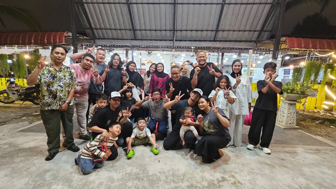 Post 7 by Izzat Uzaini on Instagram (carousel)