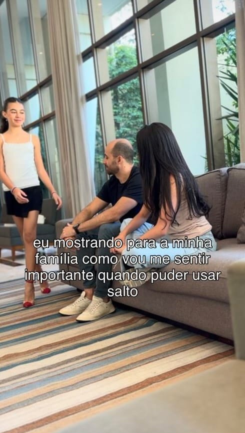 Post 6 by Maitê Escossia on Instagram (video)