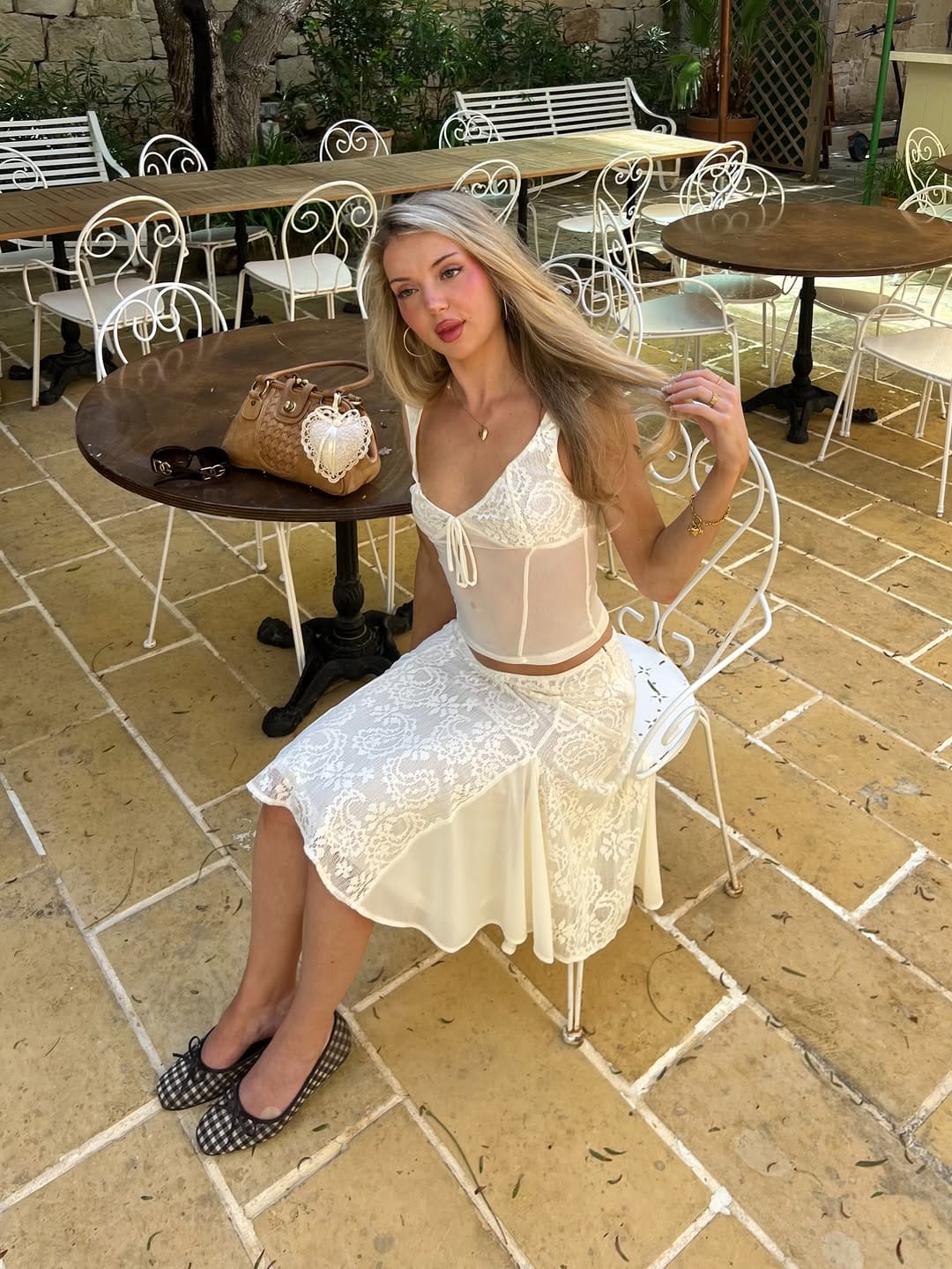 Post 7 by Maja on Instagram (carousel)
