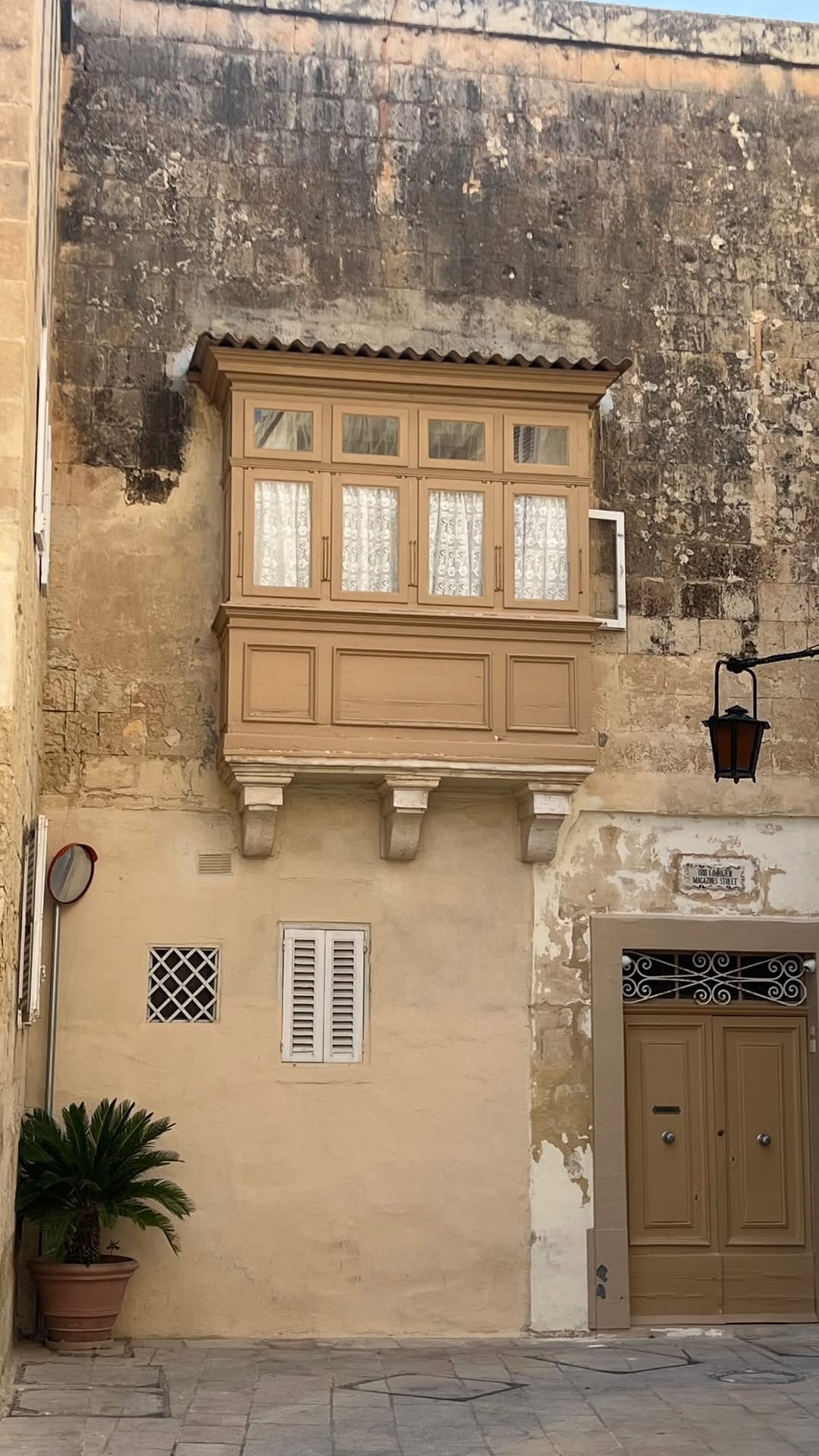 Post 6 by Maja on Instagram (video)