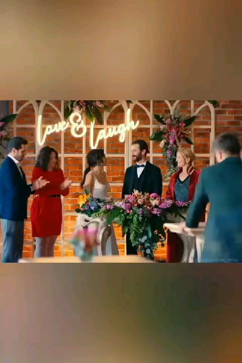 Post 8 by 𝒉𝒂𝒏𝒌𝒆𝒓&𝒆𝒅𝒔𝒆𝒓 on Instagram (video)