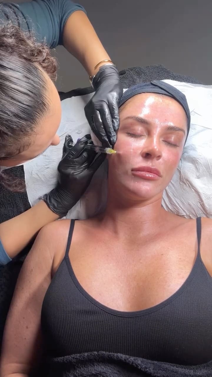 Post 8 by SkinGlow By Sophie on Instagram (video)