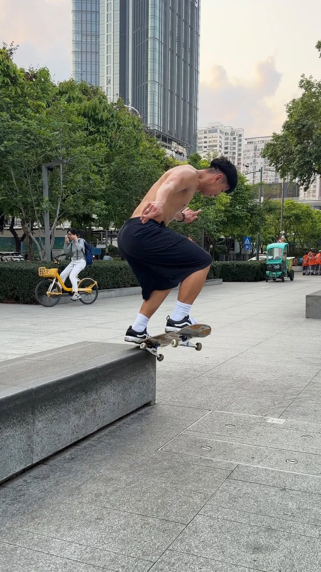 Post 5 by Chunchai on Instagram (video)