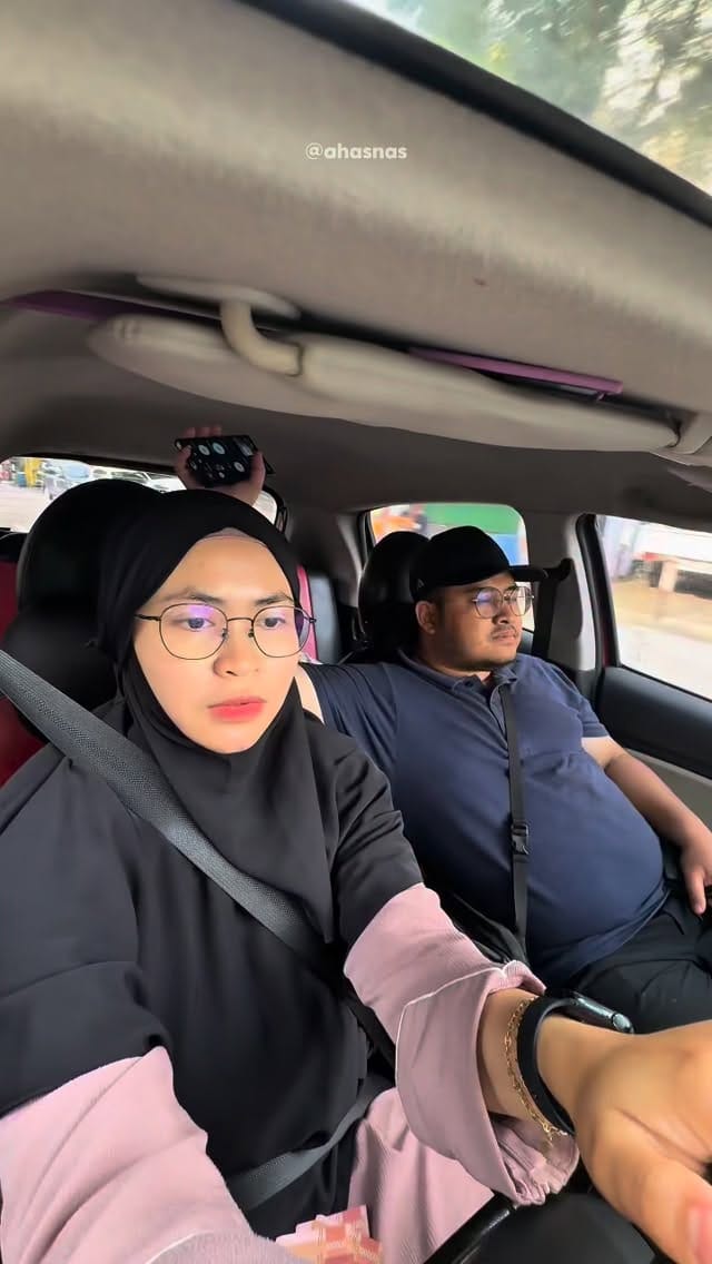 Post 1 by Athifah Hasna Shafiyyah on Instagram (video)