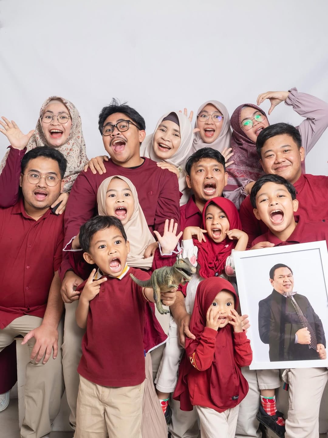 Post 7 by Athifah Hasna Shafiyyah on Instagram (carousel)