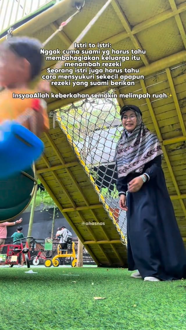Post 6 by Athifah Hasna Shafiyyah on Instagram (video)