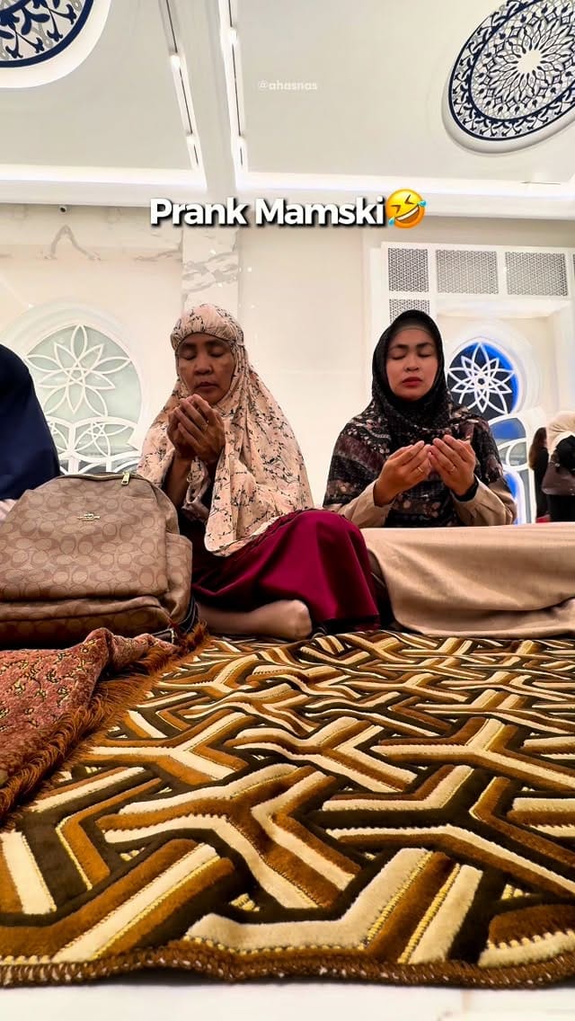 Post 10 by Athifah Hasna Shafiyyah on Instagram (video)
