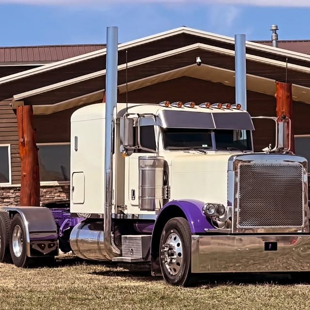 Post 4 by @truckstrailersandmore_ on Instagram (video)