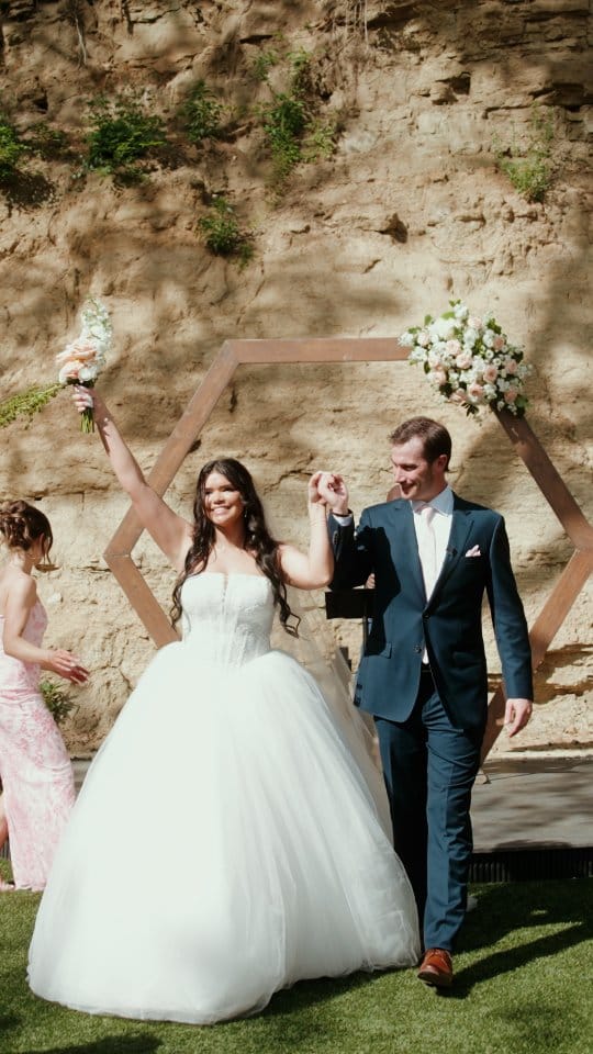Post 5 by Woods & Co Weddings + Events on Instagram (video)
