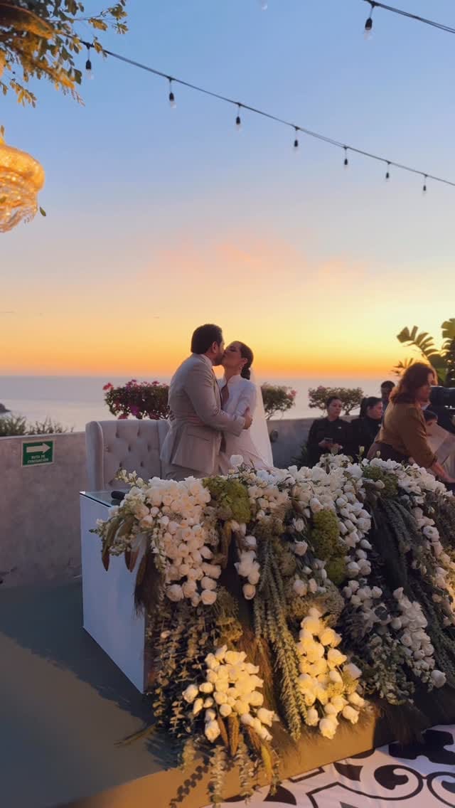 Post 3 by Cielo Inzunza Novias on Instagram (video)