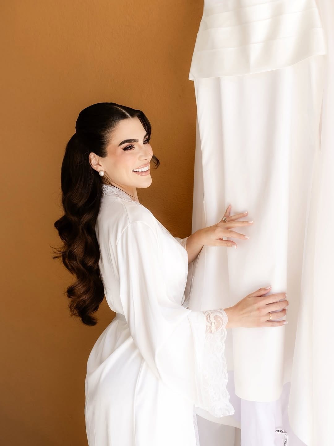 Post 5 by Cielo Inzunza Novias on Instagram (carousel)