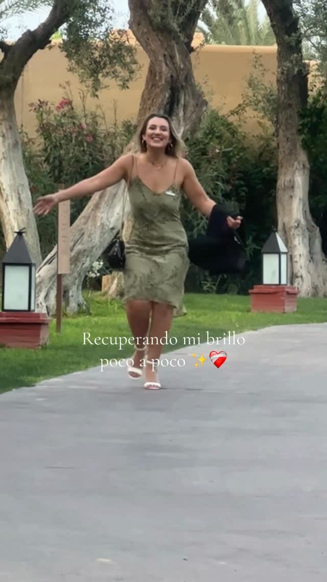 Post 10 by Victoria Fenart on Instagram (video)