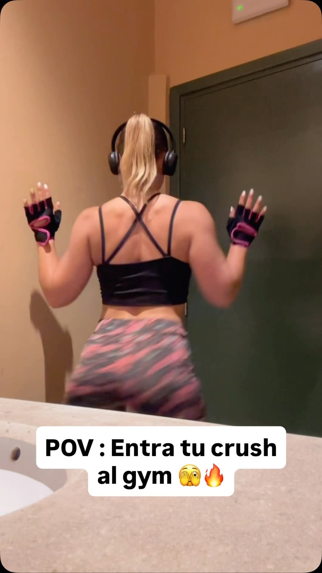 Post 7 by Victoria Fenart on Instagram (video)
