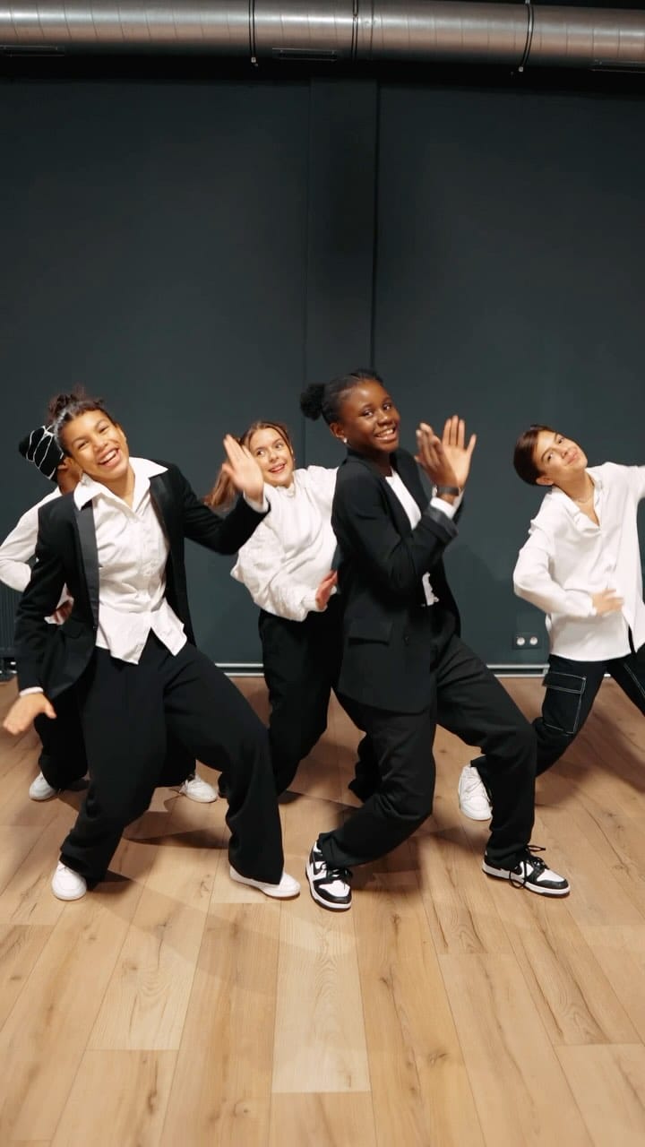 Post 6 by Afrohousebelgium on Instagram (video)