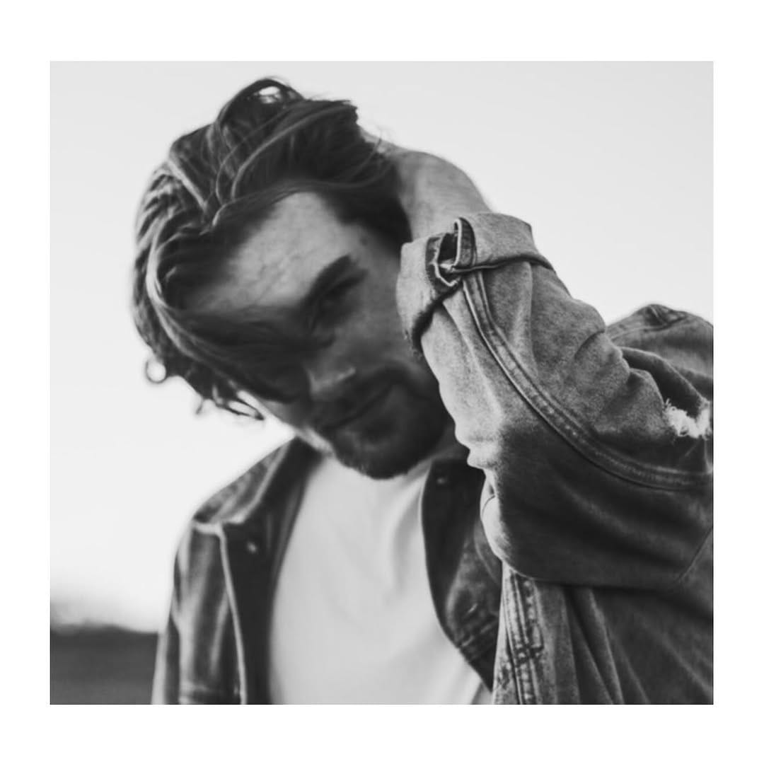 Post 1 by KINN ™ on Instagram (image)