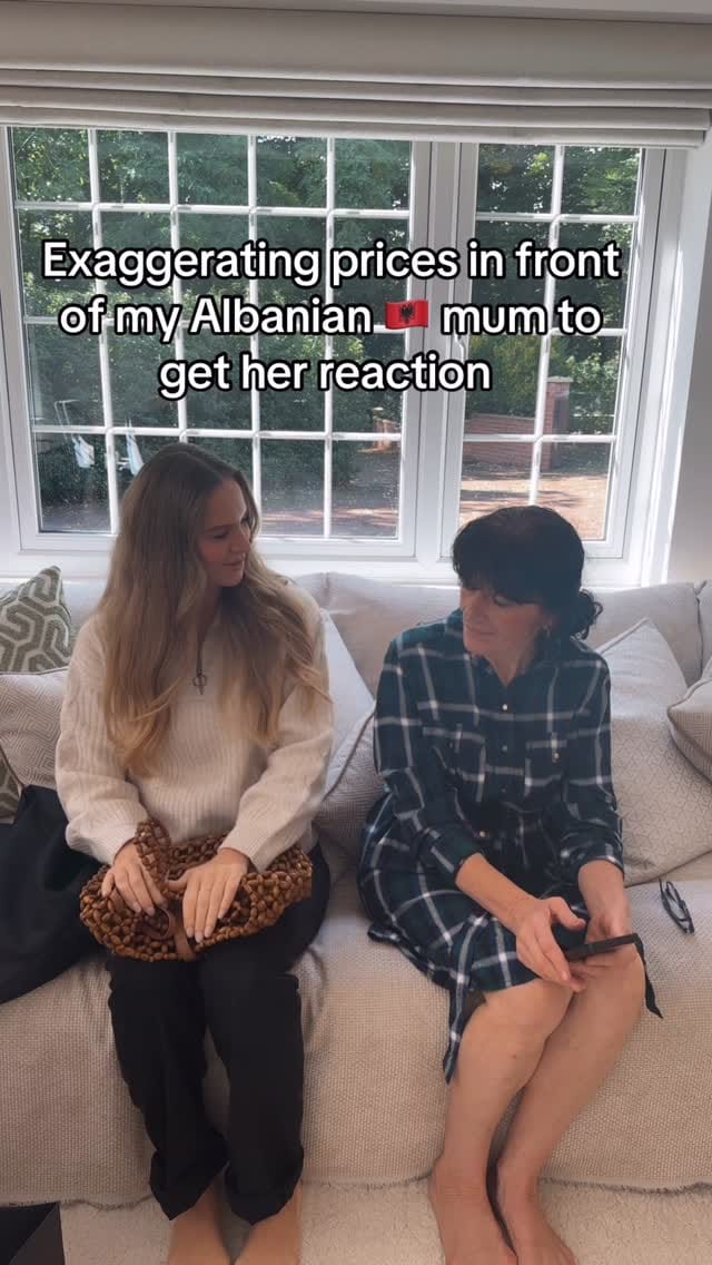 Post 8 by Anna Kola on Instagram (video)