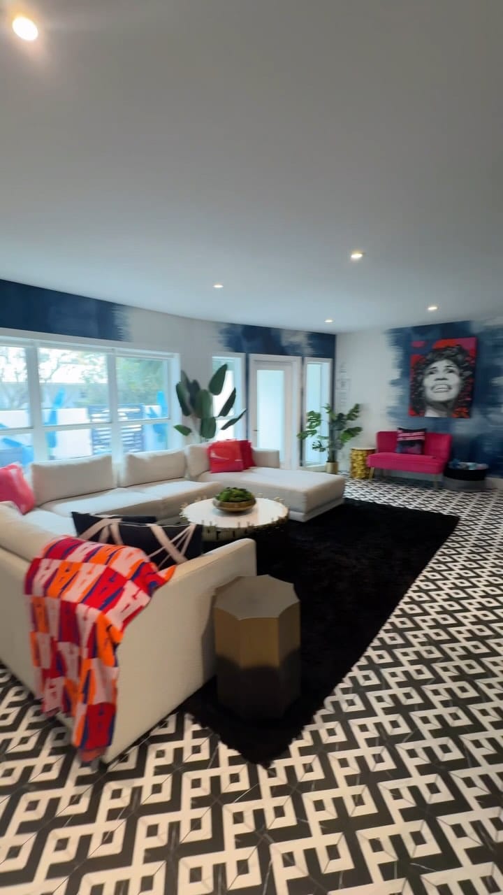 Post 1 by Ashley Charry on Instagram (video)
