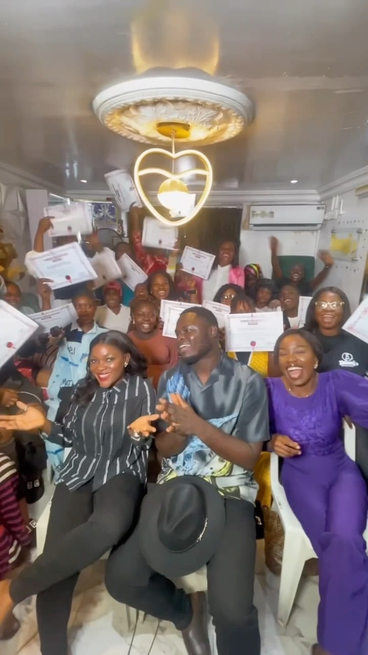Post 10 by Makeup Artist In Lagos on Instagram (video)