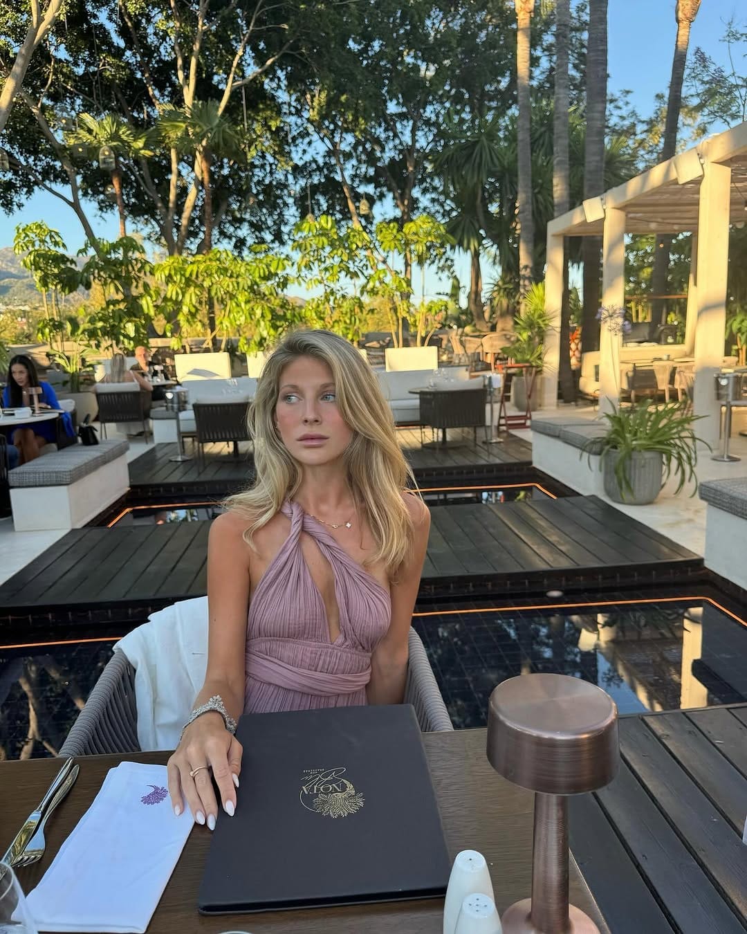 Post 10 by Victoria Müller on Instagram (image)