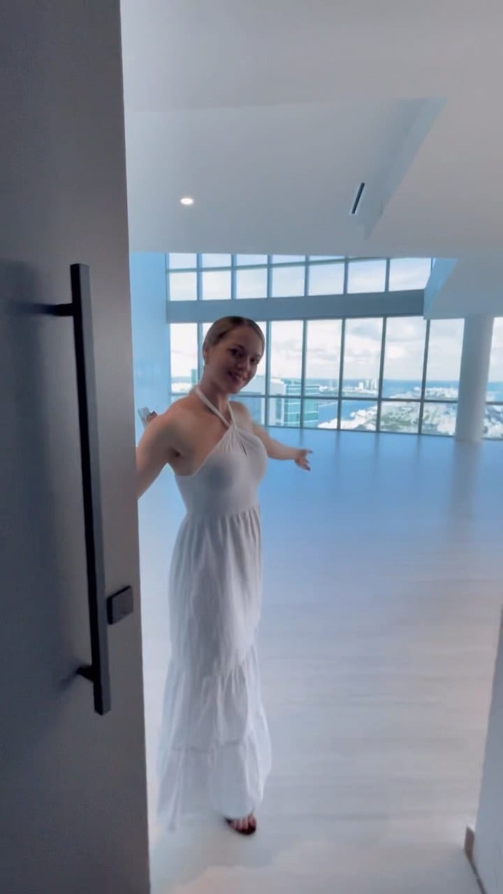 Post 8 by Grecia Vcolmenares on Instagram (video)