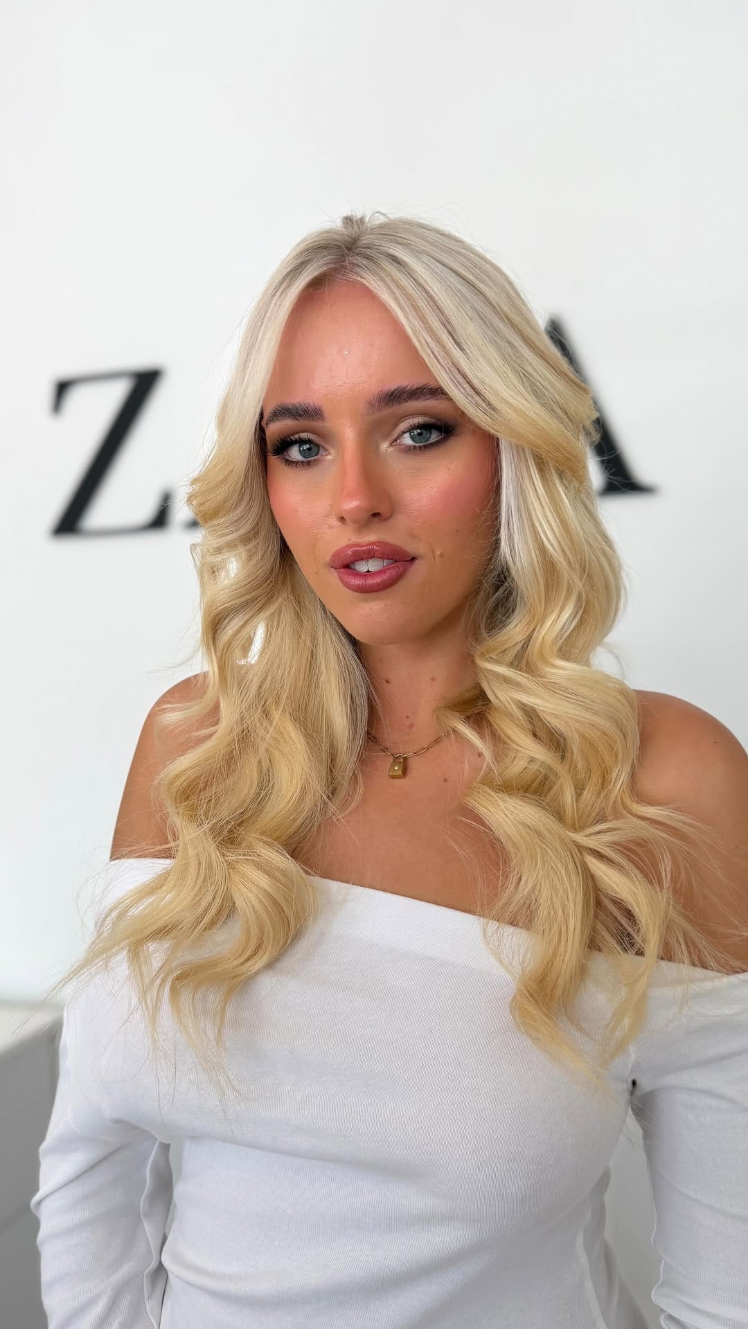 Post 3 by CHLOE SIMONS on Instagram (video)