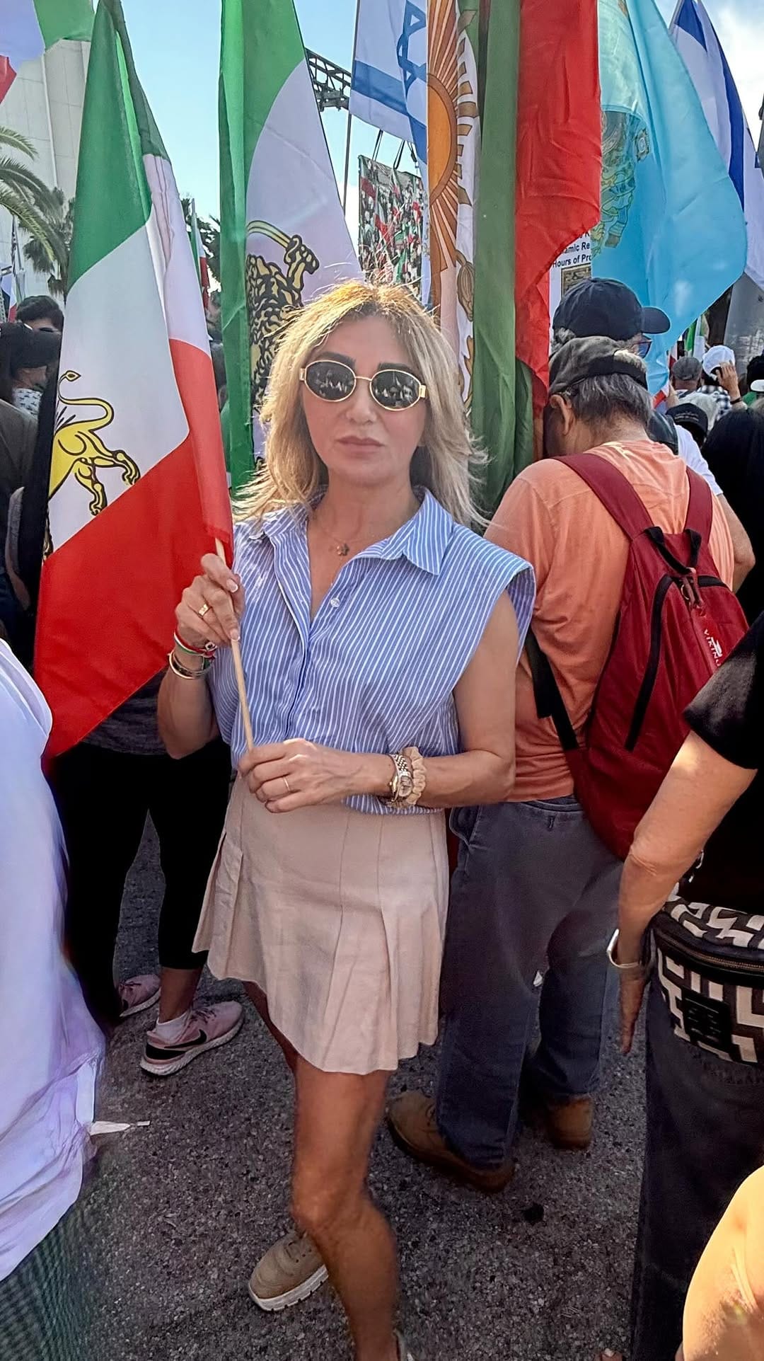 Post 6 by Farahnaz Kafaipour on Instagram (video)