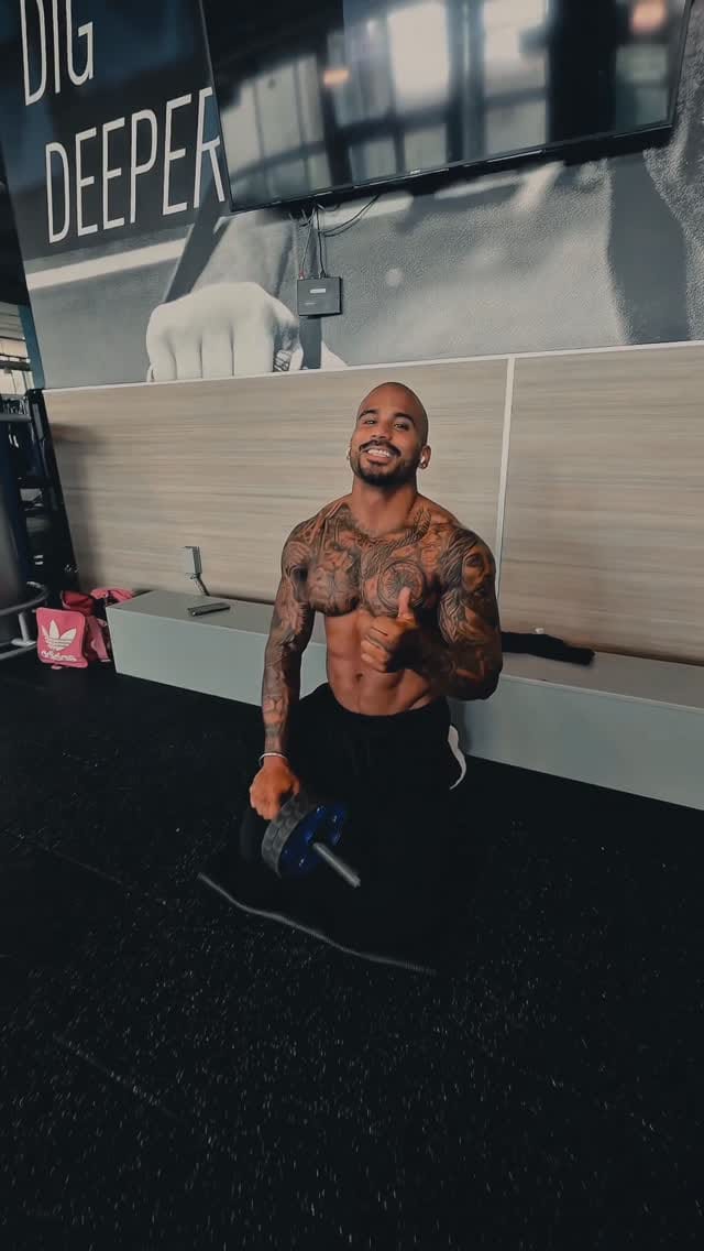 Post 4 by Carlos Herrera on Instagram (video)