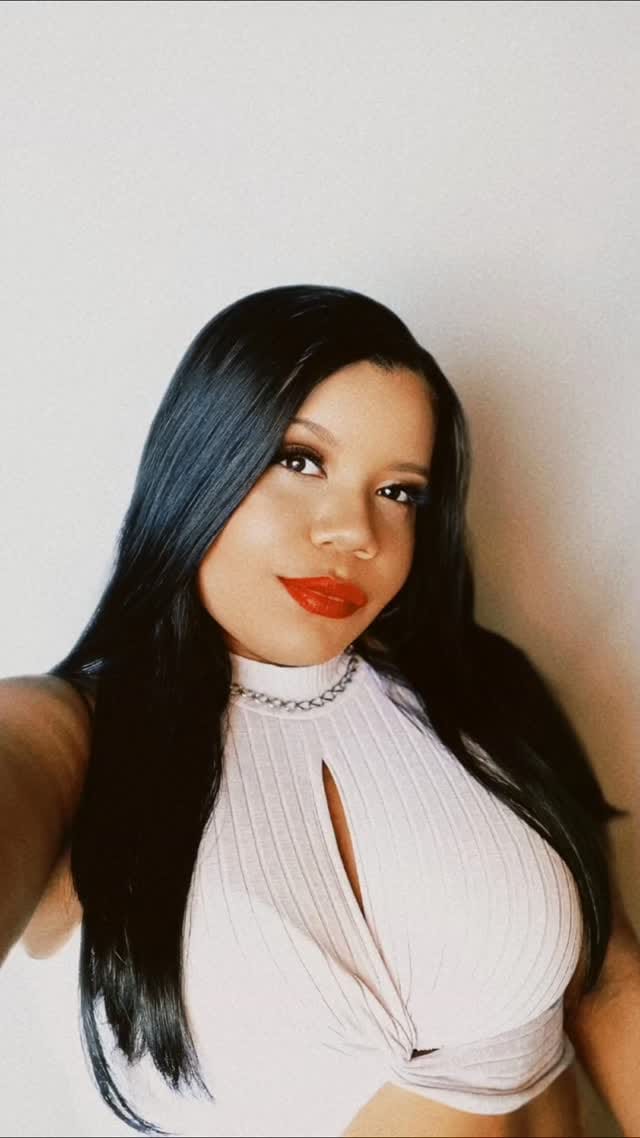 Post 9 by Victória Evany 💋 on Instagram (video)