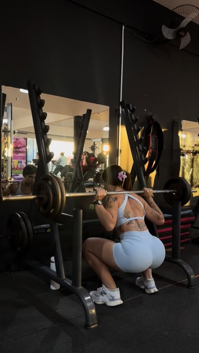 Post 4 by LUIZA VICTORIA on Instagram (video)