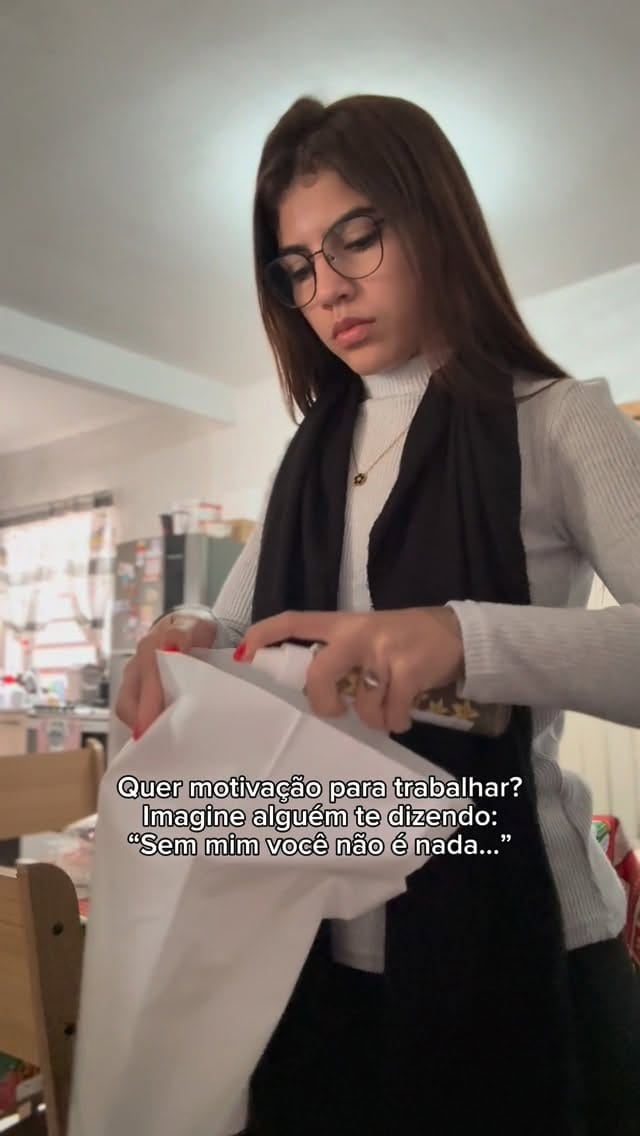 Post 3 by LUIZA VICTORIA on Instagram (video)