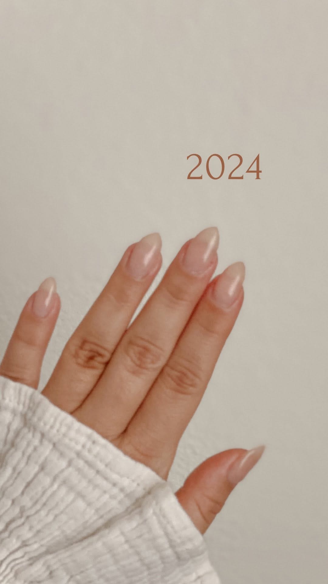 Post 6 by Andrea | Neutral Style | Motherhood on Instagram (video)