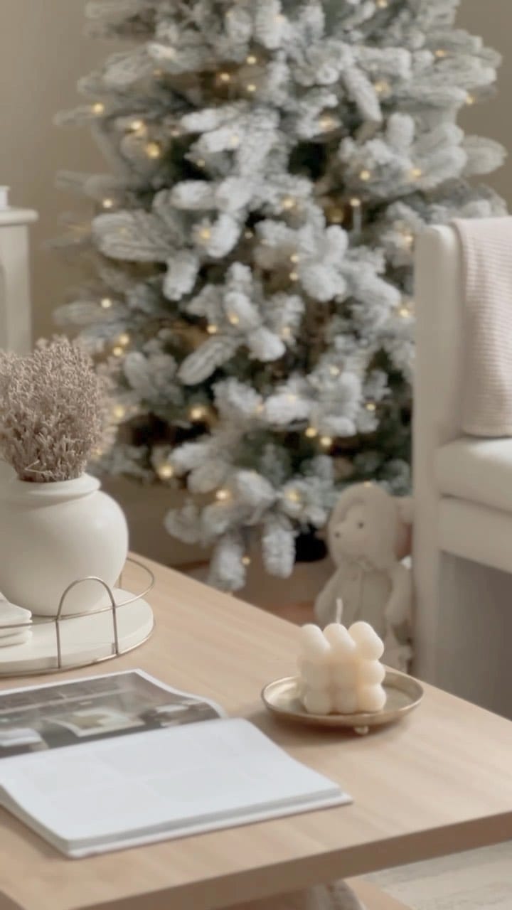 Post 8 by Andrea | Neutral Style | Motherhood on Instagram (video)