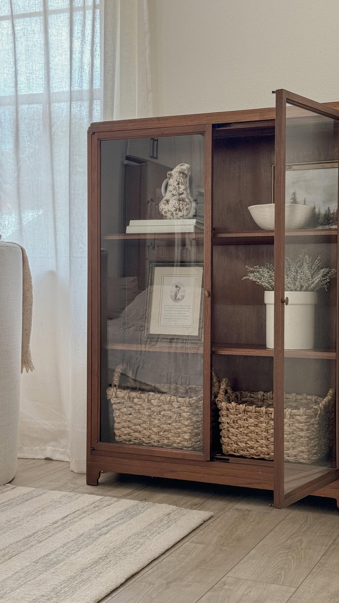 Post 3 by Andrea | Neutral Style | Motherhood on Instagram (video)