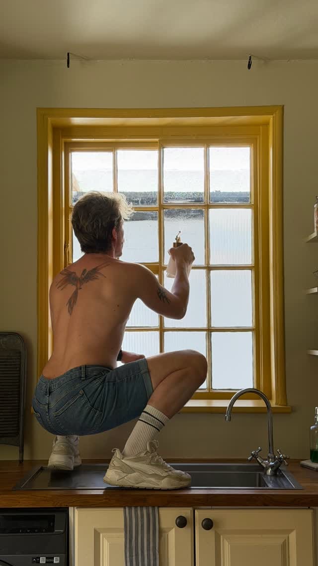 Post 1 by Matthew Shaw on Instagram (video)