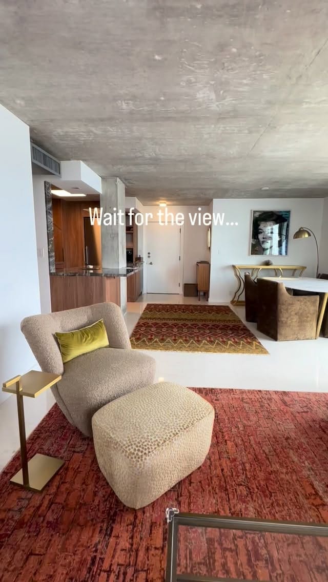Post 6 by David Blumenfeld on Instagram (video)